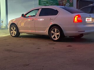 2012 Skoda Octavia II (A5) Рестайлинг, белый, 845000 рублей, вид 5