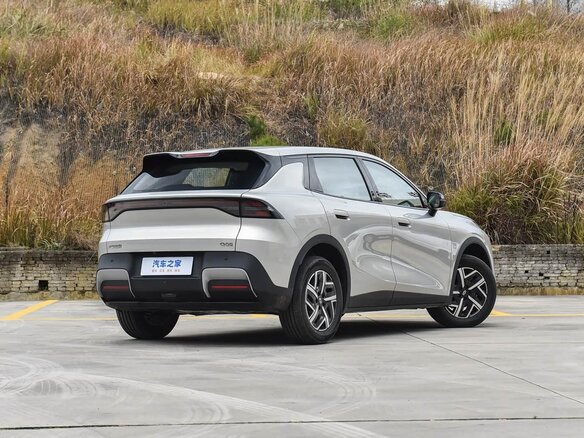 2026 Changan Qiyuan Q05 51.9 kWh II, серебристый, 2160007 рублей - вид 3