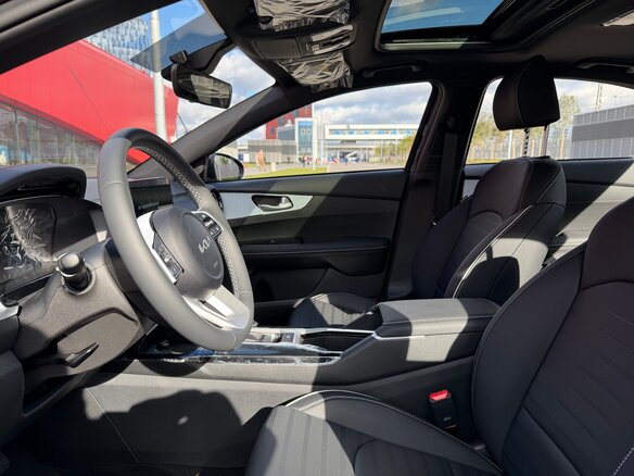 2026 Kia K3 II (China Market) Рестайлинг, чёрный, 1900000 рублей - вид 16