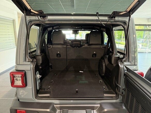 2025 Jeep Wrangler IV (JL) Рестайлинг, серый, 10670000 рублей - вид 11