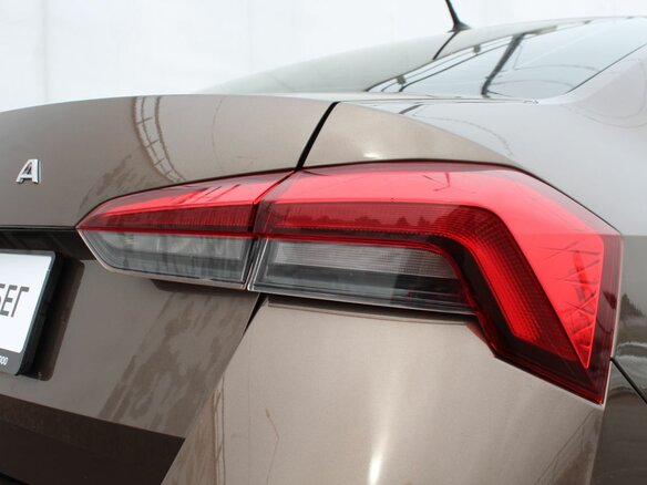2020 Skoda Rapid II, коричневый, 1470000 рублей - вид 19