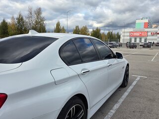 2010 BMW 5 серии 523i VI (F10/F11/F07), белый, 1650000 рублей, вид 2