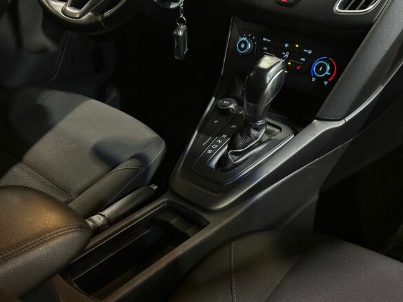2015 Ford Focus III Рестайлинг, белый, 959900 рублей - вид 11