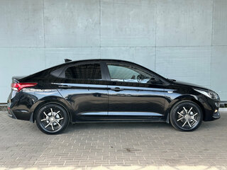 2017 Hyundai Solaris II, чёрный, 1075000 рублей, вид 5