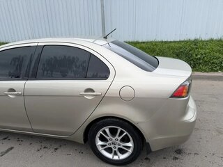 2010 Mitsubishi Lancer X, бежевый, 550000 рублей, вид 3