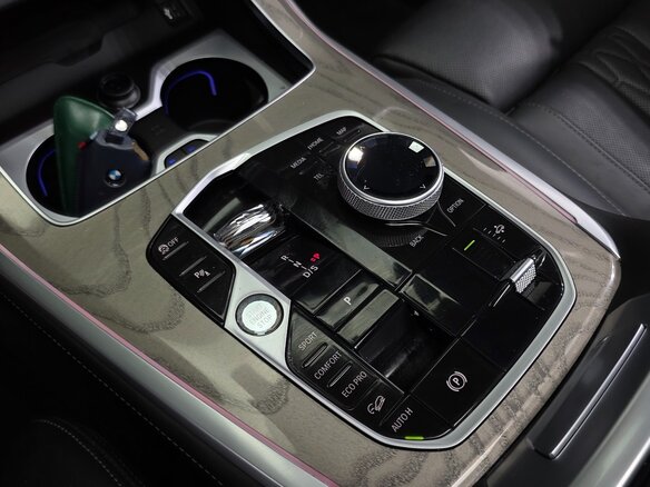 2023 BMW X7 40d I (G07) Рестайлинг, белый, 12350000 рублей - вид 4