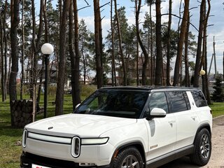 2022 Rivian R1S QM Large, белый, 8300000 рублей, вид 1