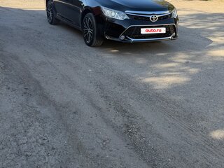 2015 Toyota Camry VII (XV50) Рестайлинг, чёрный, 1930000 рублей, вид 3