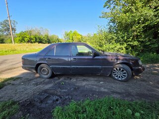 1994 Mercedes-Benz E-Класс 220 I (W124), коричневый, 220000 рублей, вид 2