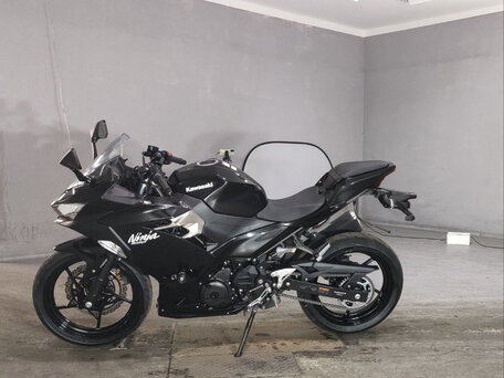 2021 Kawasaki Ninja 400, чёрный, 515000 рублей, вид 2