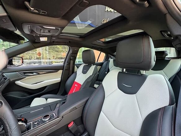 2025 Cadillac CT5 I Рестайлинг, зелёный, 5767055 рублей - вид 16