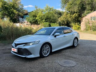 2019 Toyota Camry VIII (XV70), белый, 2520000 рублей, вид 1