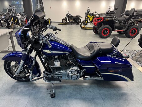 2010 Harley-Davidson CVO Street Glide, синий, 1197000 рублей, вид 2