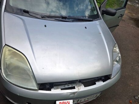 2004 Ford Fiesta Mk5, серебристый, 200000 рублей, вид 1