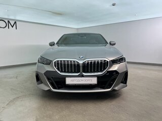 2025 BMW 5 серии 530i xDrive VIII (G60/G61/G68), серый, 8995000 рублей, вид 3