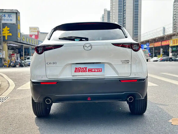 2023 Mazda CX-30 I, белый - вид 2