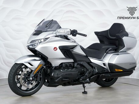 2025 Honda GL 1800 Gold Wing, серебристый, 3199000 рублей, вид 3