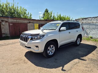 2020 Toyota Land Cruiser Prado 150 Series Рестайлинг 2, белый, 6100000 рублей, вид 4
