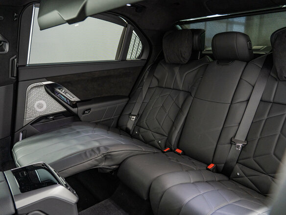 2026 BMW 7 серии 740 xDrive VII (G70) Рестайлинг, синий, 24690000 рублей - вид 28