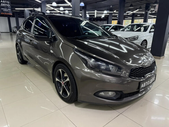 2012 Kia Ceed II, коричневый, 790000 рублей - вид 2