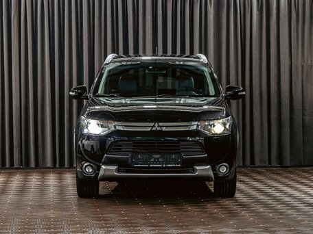 2014 Mitsubishi Outlander III, чёрный, 1375000 рублей, вид 2