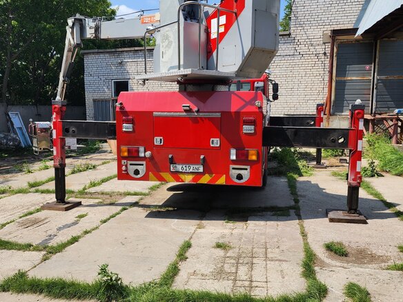 2009 Hyundai HD, красный, 7200000 рублей - вид 13