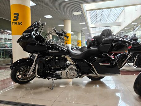 2015 Harley-Davidson Road Glide, чёрный, 1240000 рублей, вид 2