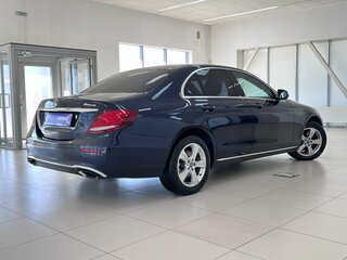 2017 Mercedes-Benz E-Класс 200 V (W213, S213, C238), синий, 2440000 рублей, вид 2