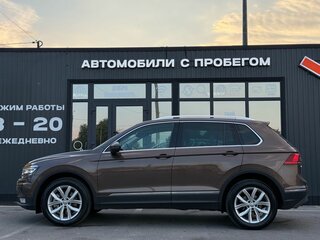 2017 Volkswagen Tiguan II, коричневый, 2275000 рублей, вид 4