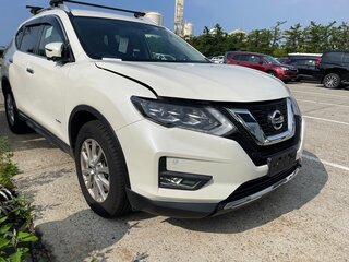 2017 Nissan X-Trail III Рестайлинг, белый, 1550000 рублей, вид 4