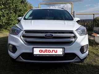 2017 Ford Kuga II Рестайлинг, белый, 1870000 рублей, вид 1