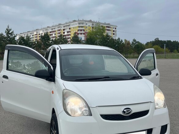 2014 Daihatsu Mira VII, белый, 450000 рублей - вид 2