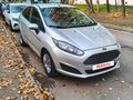 2015 Ford Fiesta Mk6 Рестайлинг, серебристый, 750000 рублей - вид 2