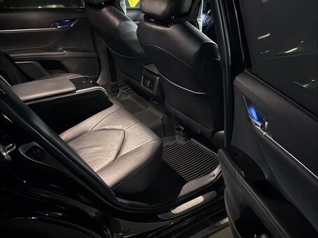 2021 Toyota Camry VIII (XV70) Рестайлинг, чёрный, 3500000 рублей, вид 4