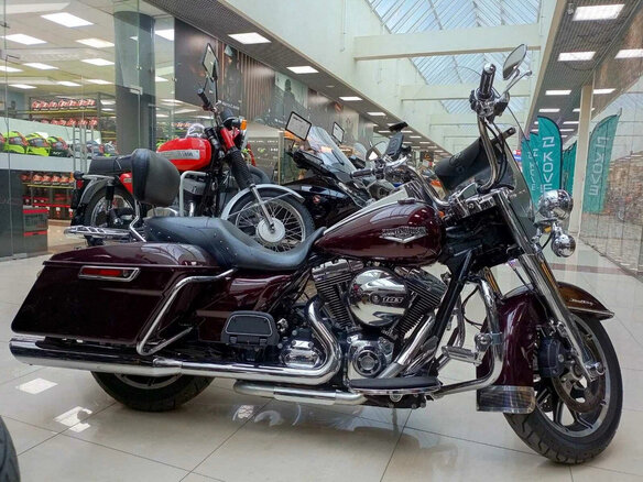 2014 Harley-Davidson Road King, пурпурный, 1300000 рублей - вид 3