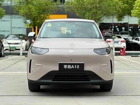 2026 Leapmotor A10 53 kWh, розовый, 2127007 рублей, вид 2