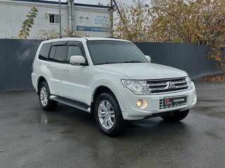 2013 Mitsubishi Pajero IV Рестайлинг 1, белый, 2199000 рублей, вид 3
