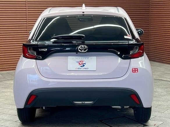 2023 Toyota Yaris IV, белый - вид 5