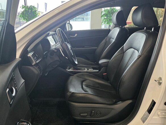 2019 Kia Optima IV Рестайлинг, белый - вид 9