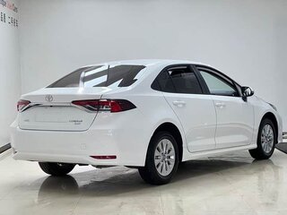 2022 Toyota Corolla XII (E210), белый, 1470000 рублей, вид 5