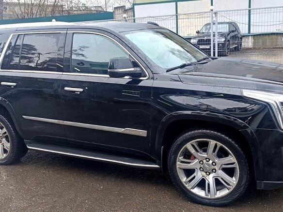 2016 Cadillac Escalade IV, чёрный, 2800000 рублей - вид 3