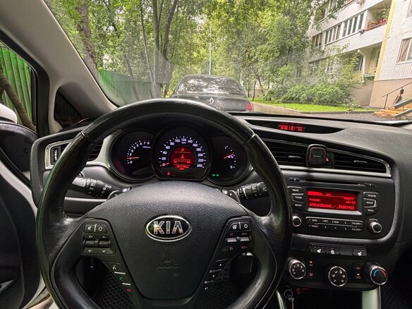 2016 Kia Ceed II Рестайлинг, белый, 1299000 рублей - вид 30