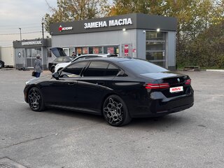 2025 BMW 5 серии Long 530Li xDrive VIII (G60/G61/G68), чёрный, 7250000 рублей, вид 5