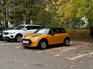 2018 Mini Hatch Cooper III (F55/F56), жёлтый, 1800000 рублей, вид 1