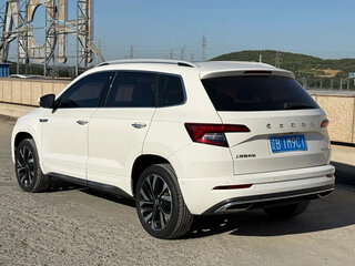 2023 Skoda Karoq DSG7 I, белый, 1915690 рублей, вид 4