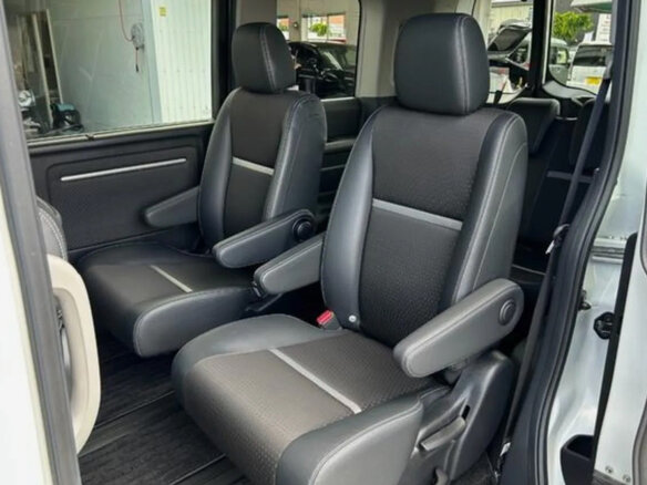 2021 Honda Stepwgn Spada V Рестайлинг, белый, 1897000 рублей - вид 32