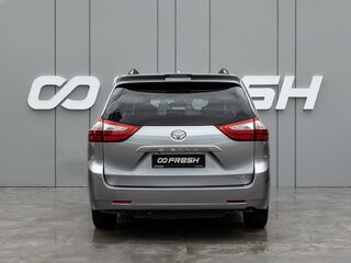 2017 Toyota Sienna III Рестайлинг 2, серебристый, 2470000 рублей, вид 4