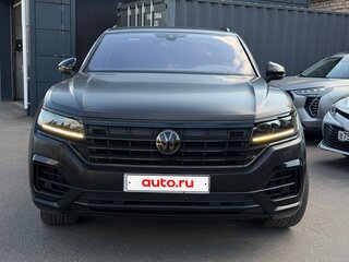 2019 Volkswagen Touareg III, чёрный, 5300000 рублей, вид 2