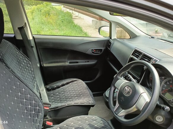2015 Toyota Ractis II, чёрный, 800000 рублей - вид 5