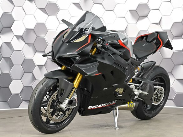 2021 Ducati Panigale V4, чёрный - вид 1